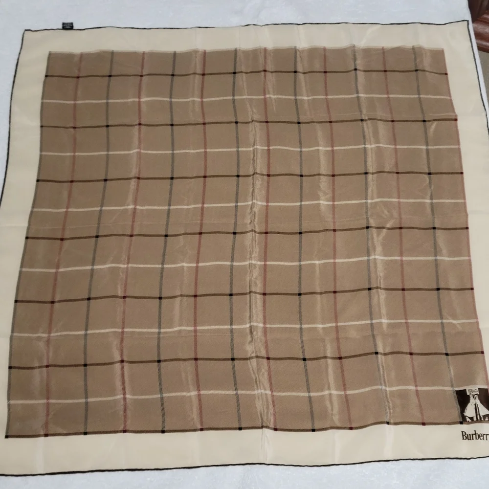 Vintage Burberrys Silk Scarf. - Picture 4 of 14